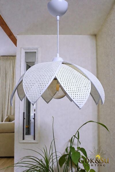 Rattan Desenli Lotus Tasarım Sarkıt Avize Krem Rengi